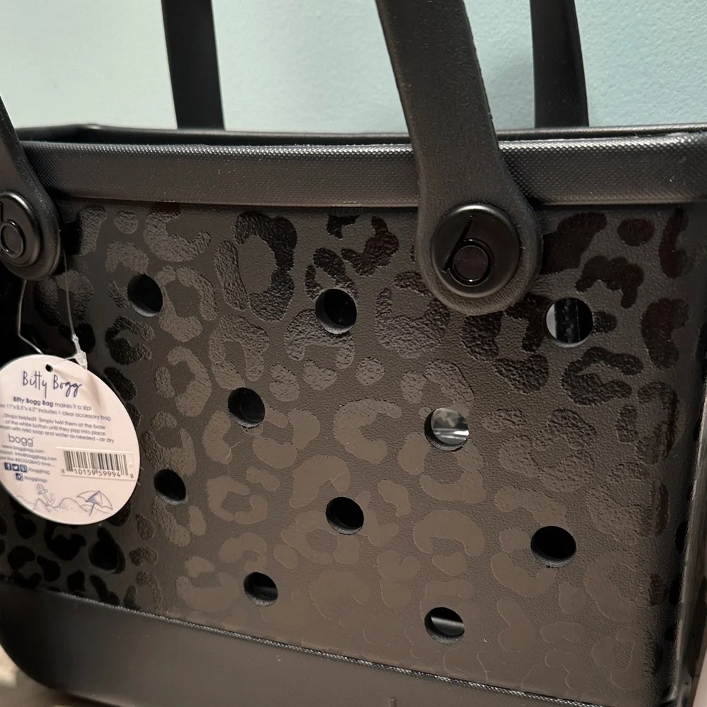 BOGG BAG Black Tote with accessories NWT - Picture 3 of 5